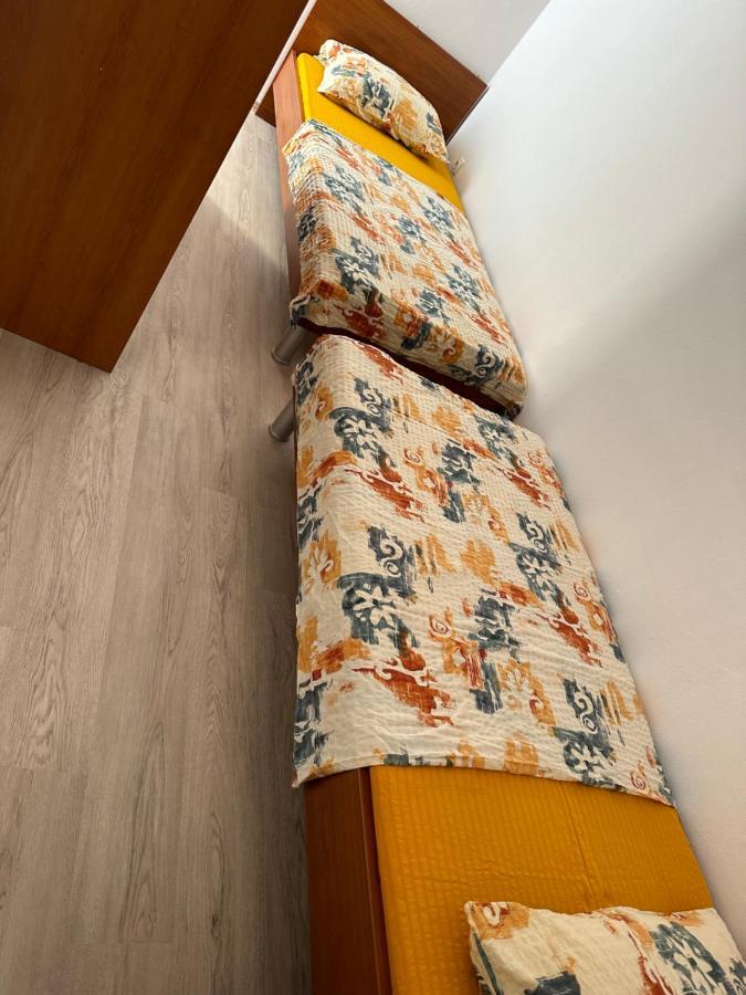 Apartamento App 4 - 6 Persons Direct On The Seaside, 1St Floor Ljubač Exterior foto